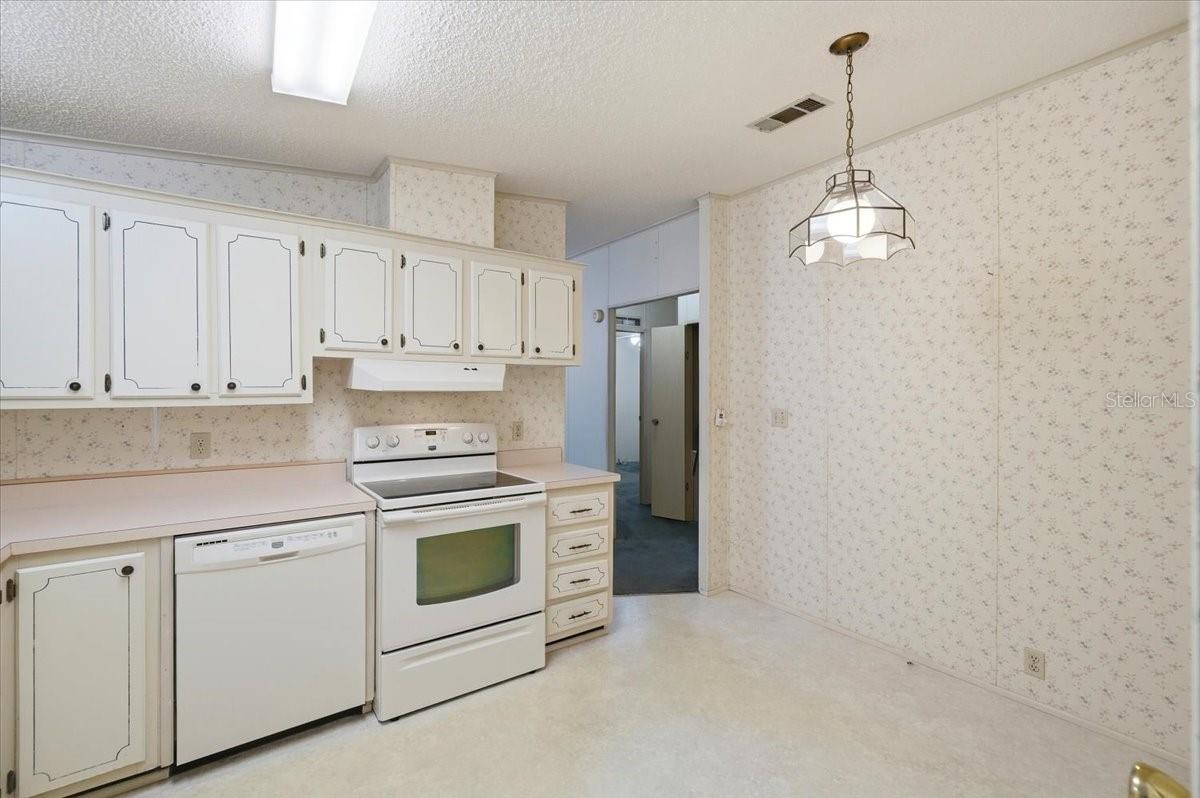 FOXWOOD LAKE ESTATES - Residential