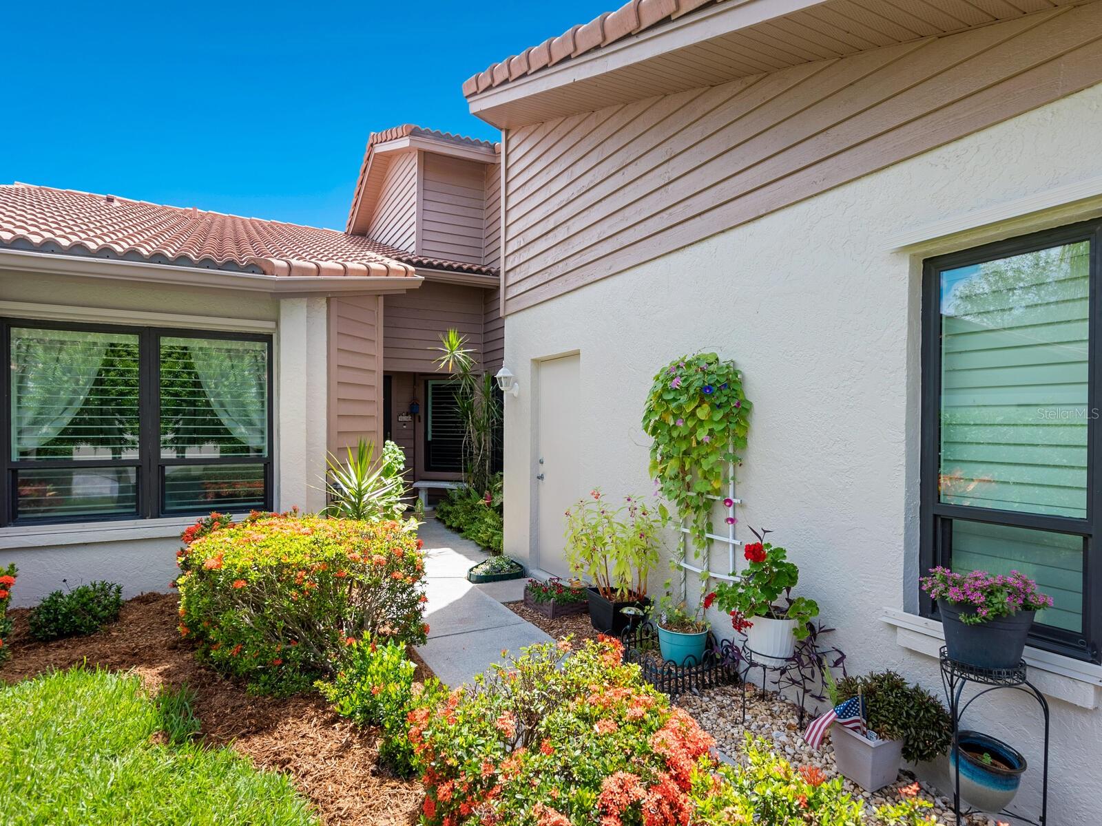 LAKESHORE VILLAGE - Residential