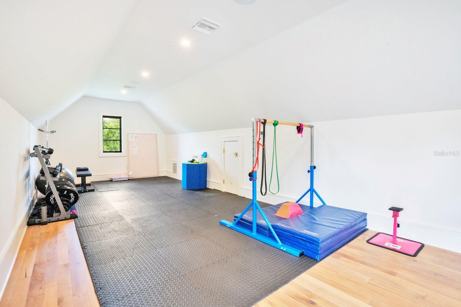 WINFLOR COURT PT REP - Residential