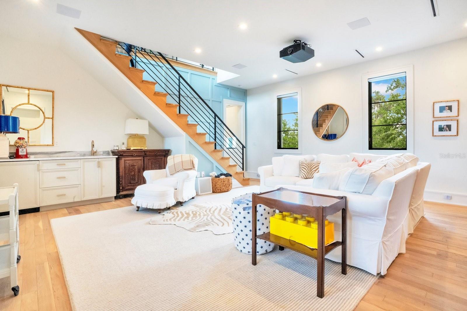 WINFLOR COURT PT REP - Residential