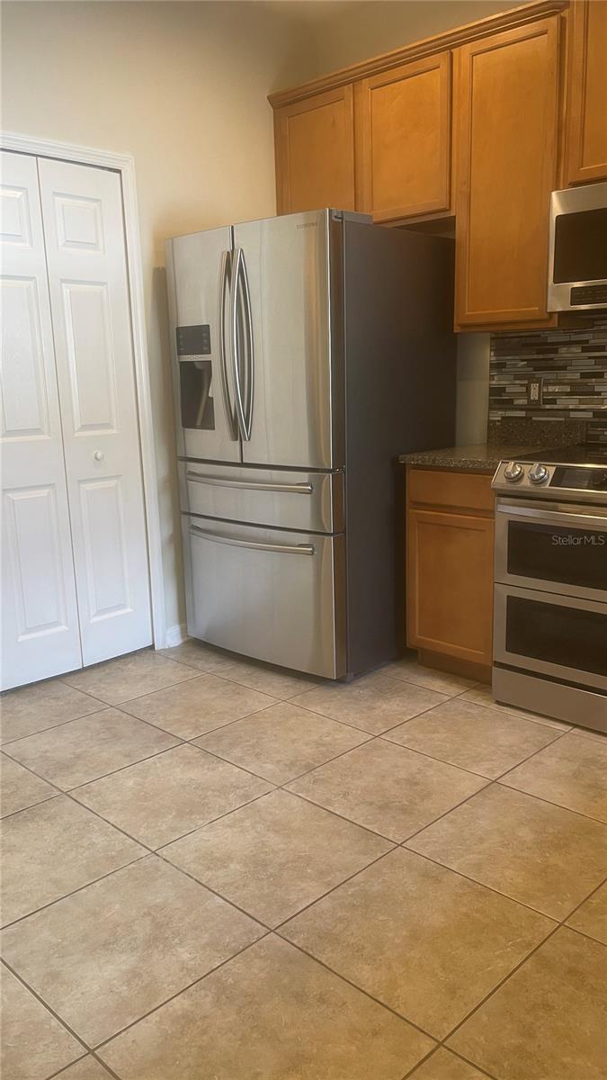 AVALON PARK VILLAGE 04A & 04B - Residential Lease