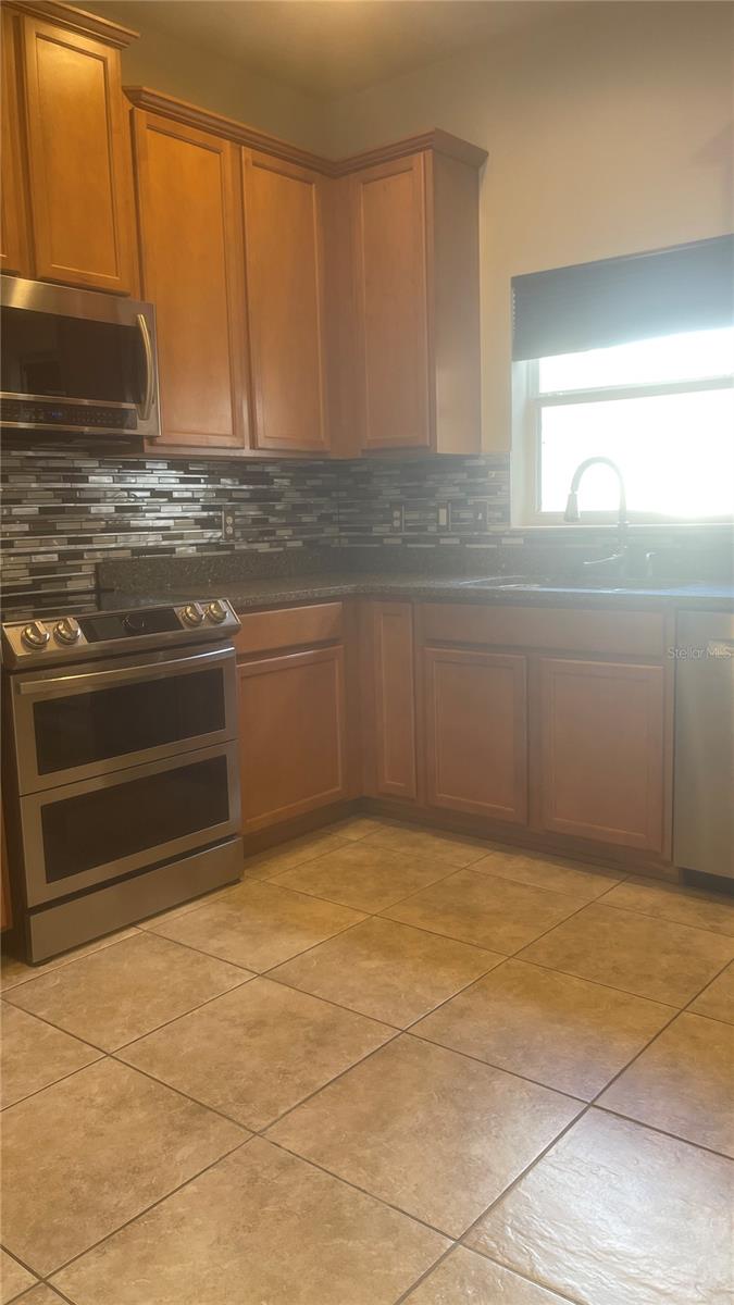 AVALON PARK VILLAGE 04A & 04B - Residential Lease