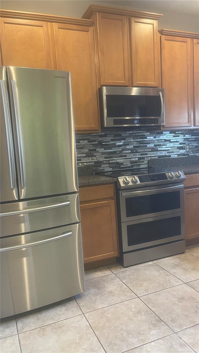 AVALON PARK VILLAGE 04A & 04B - Residential Lease
