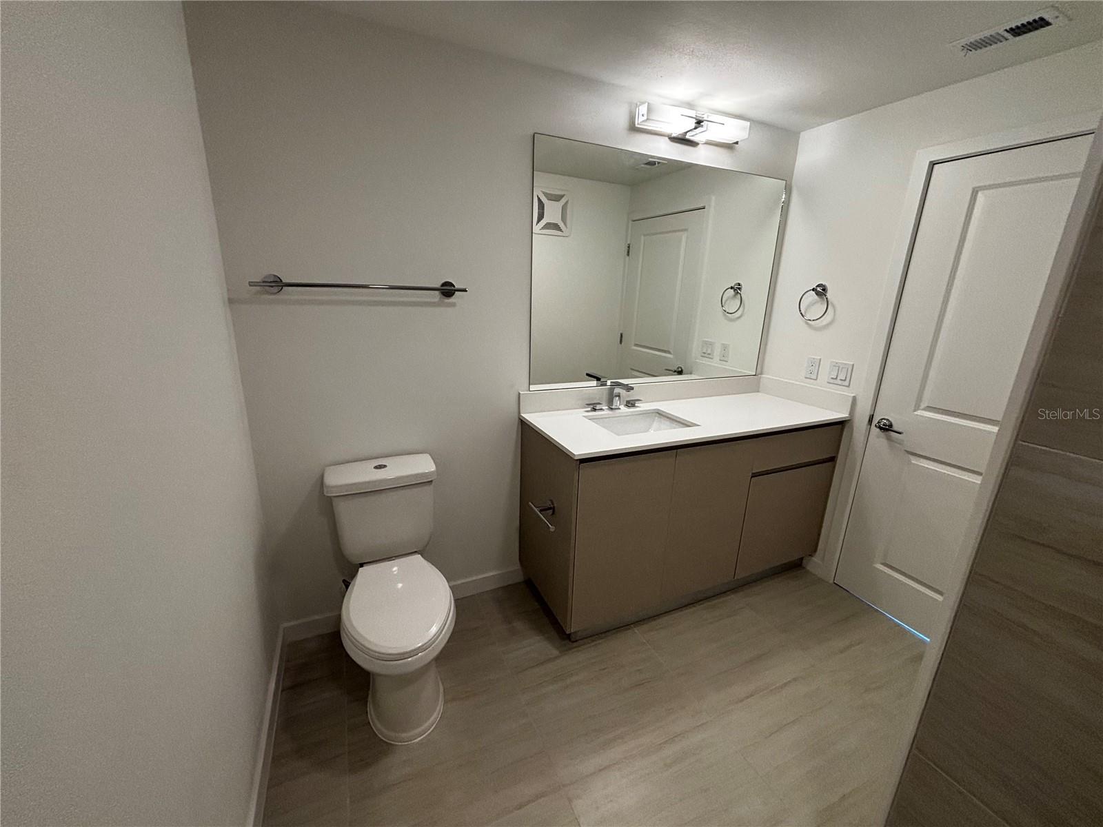 MILLENIA PK TOWER II - Residential Lease