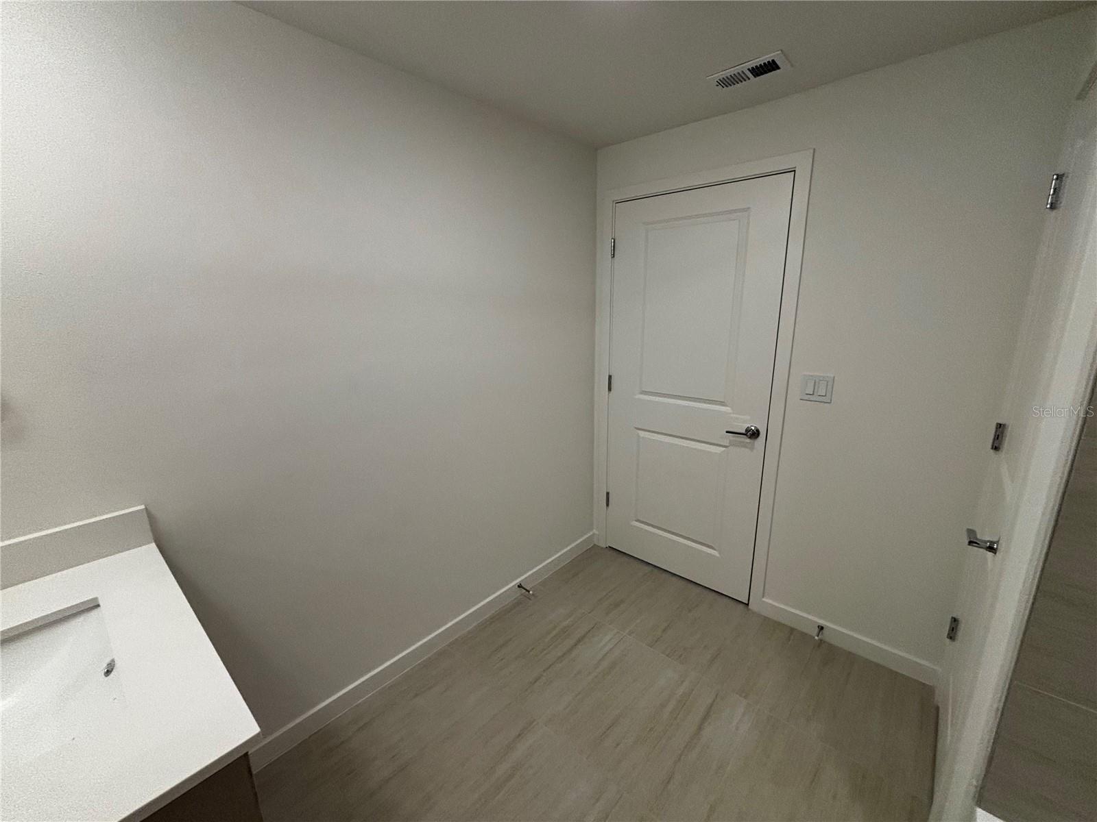 MILLENIA PK TOWER II - Residential Lease