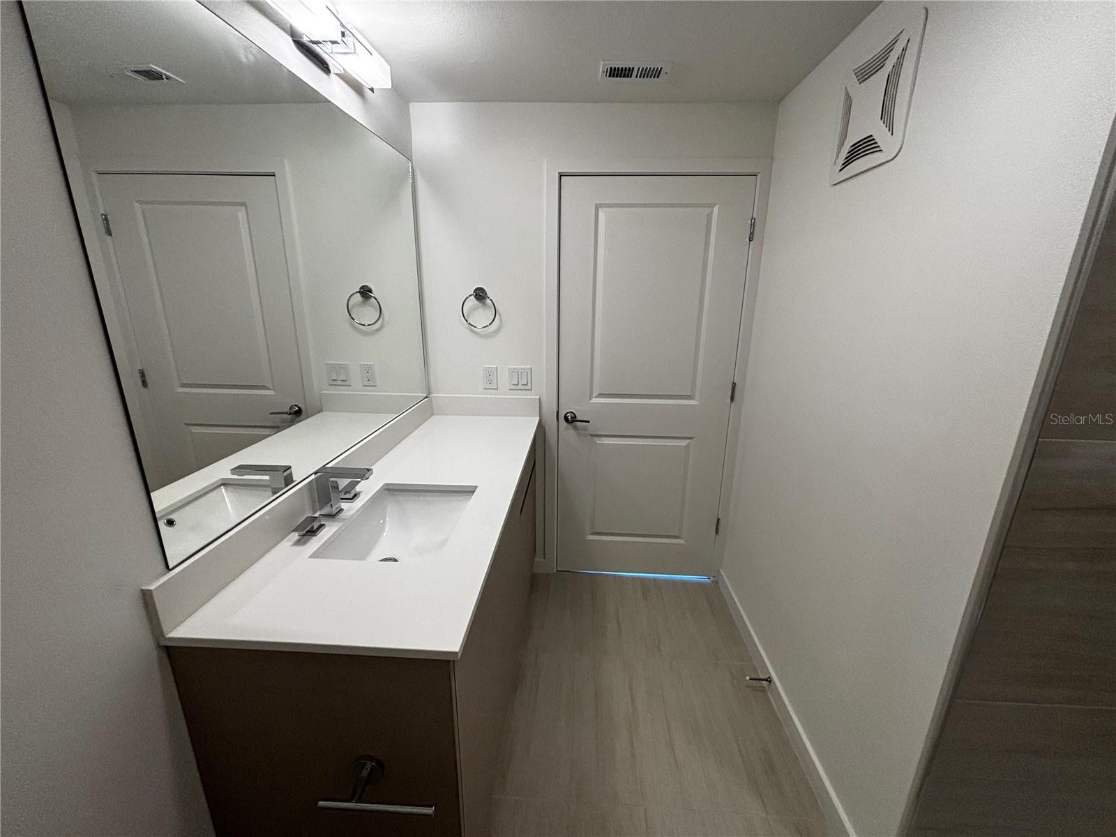 MILLENIA PK TOWER II - Residential Lease