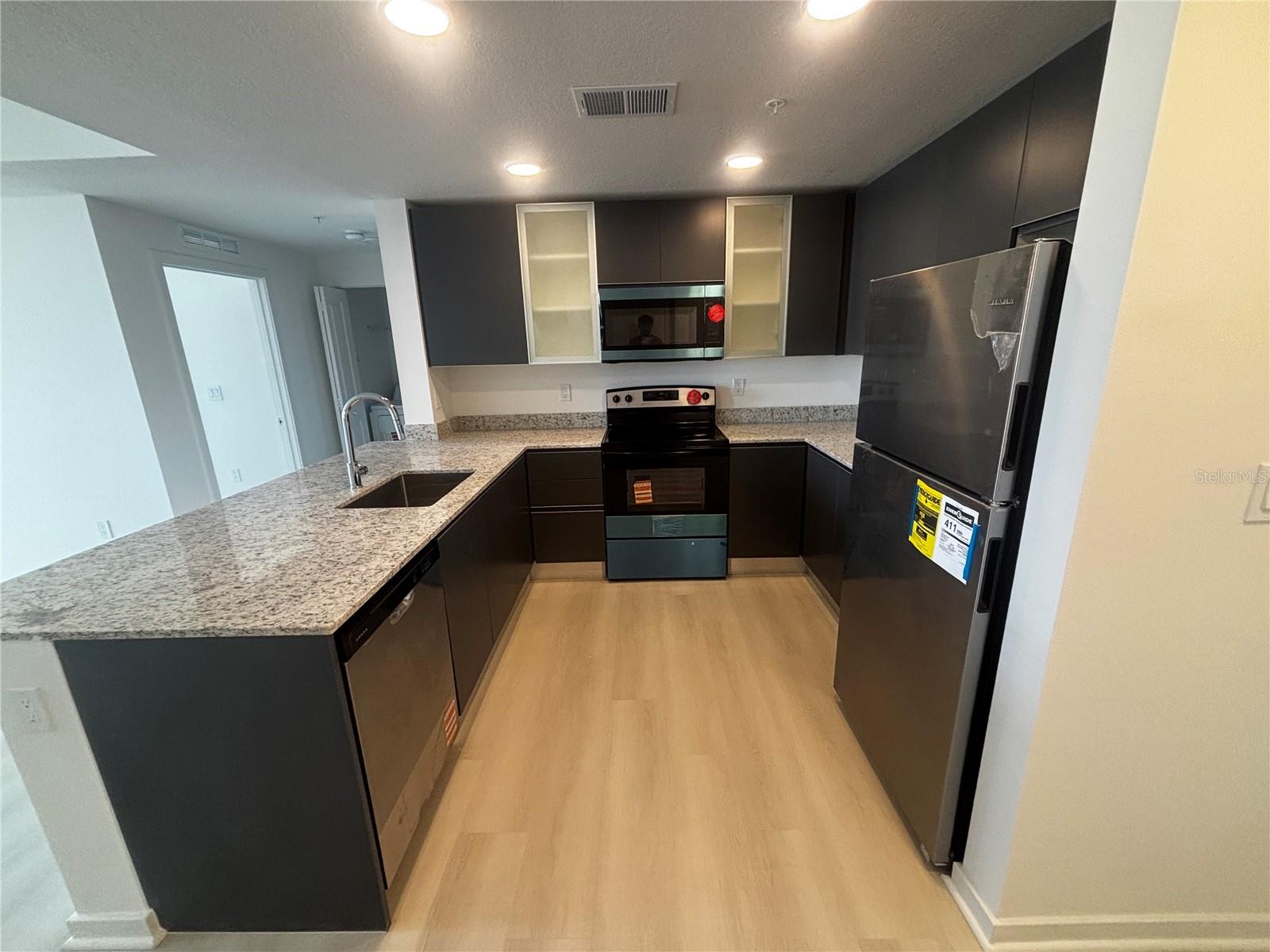 MILLENIA PK TOWER II - Residential Lease
