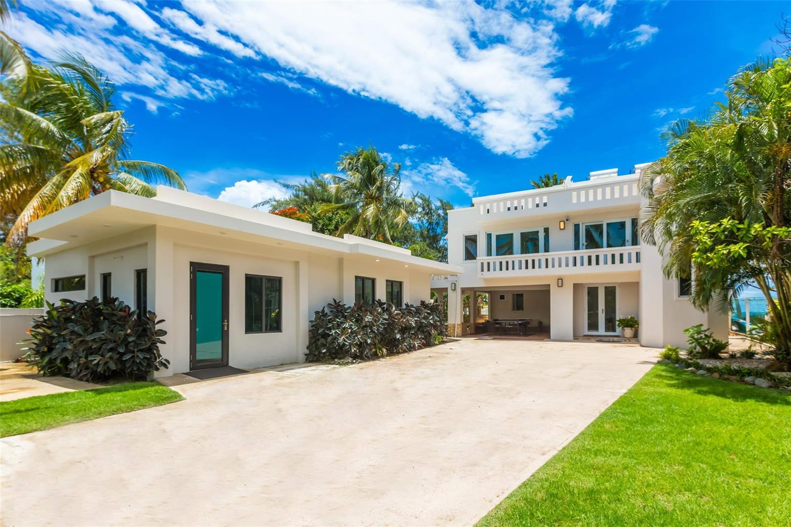 LAS PICUAS - Residential