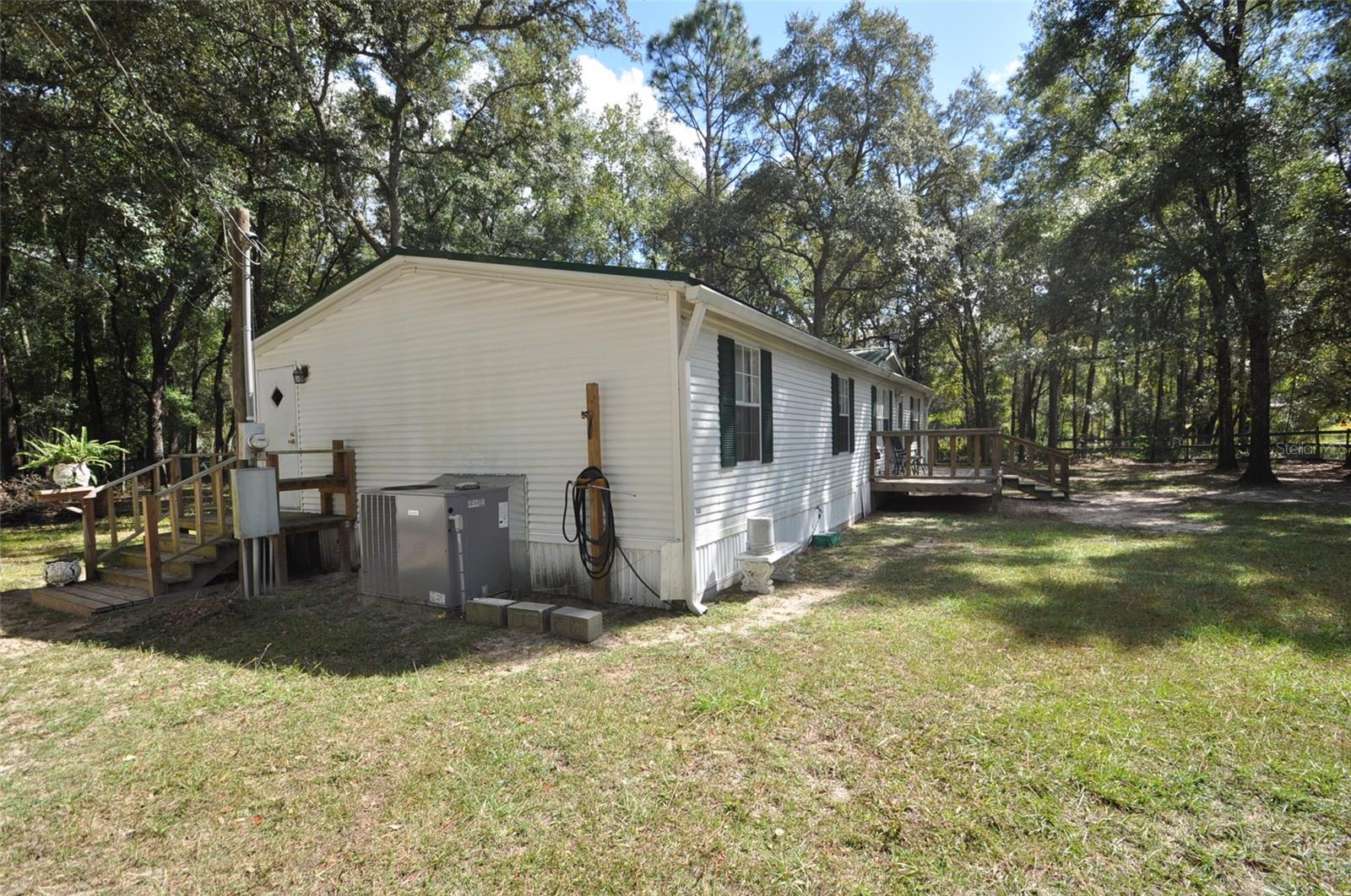 UNIVERSITY OAKS - Residential