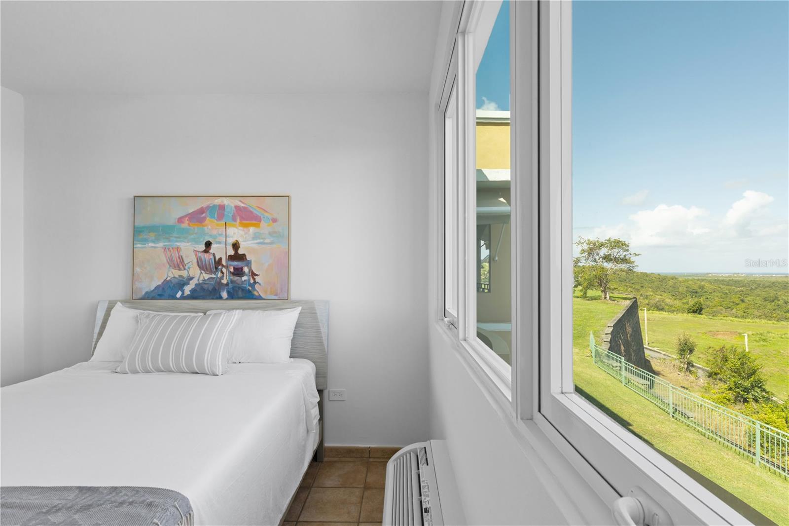 COSTA DORADA - Residential