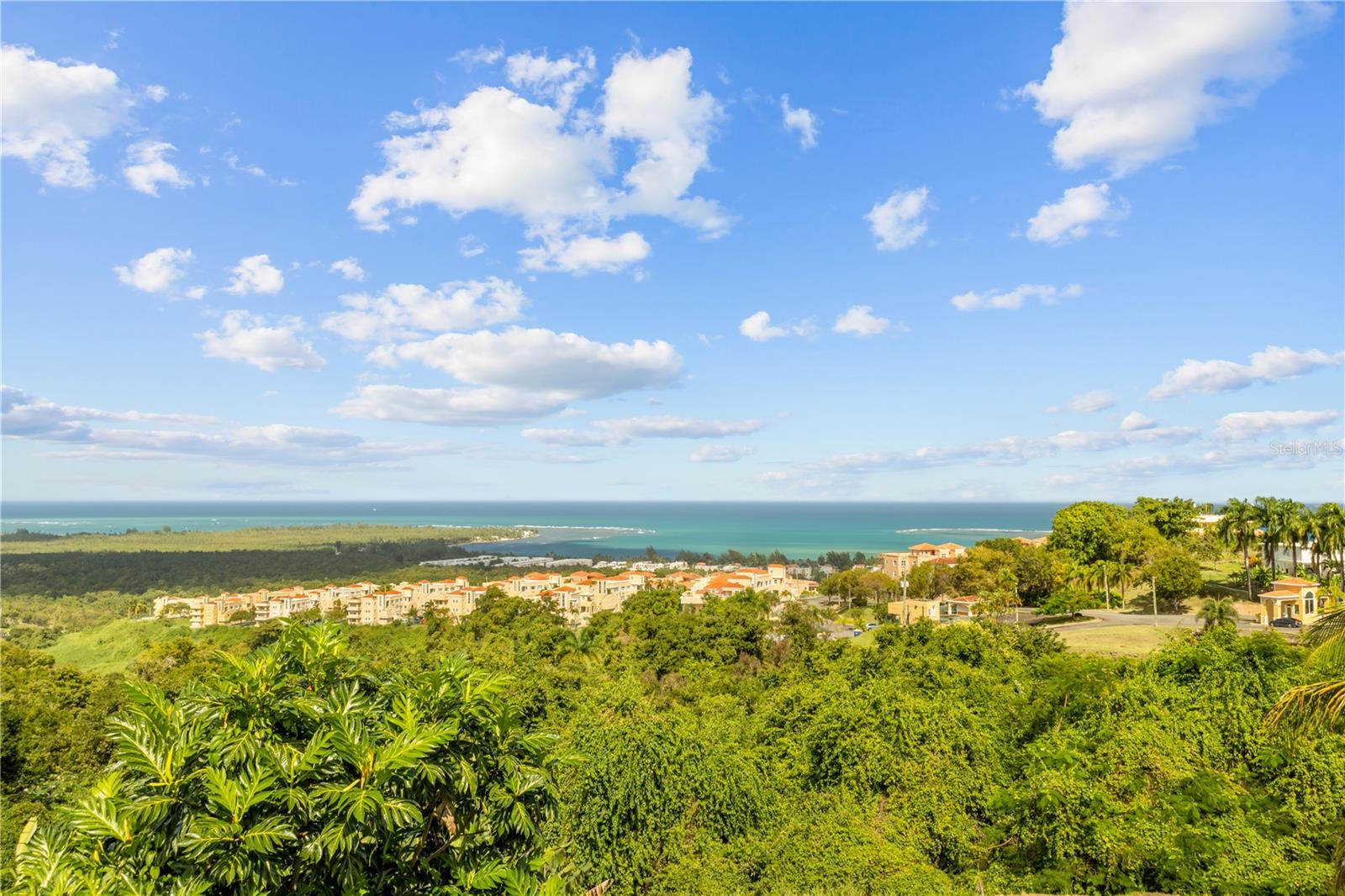 COSTA DORADA - Residential