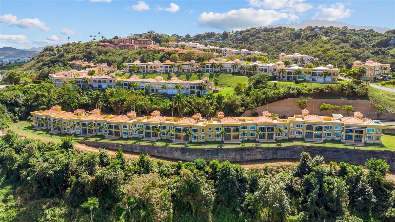 COSTA DORADA - Residential