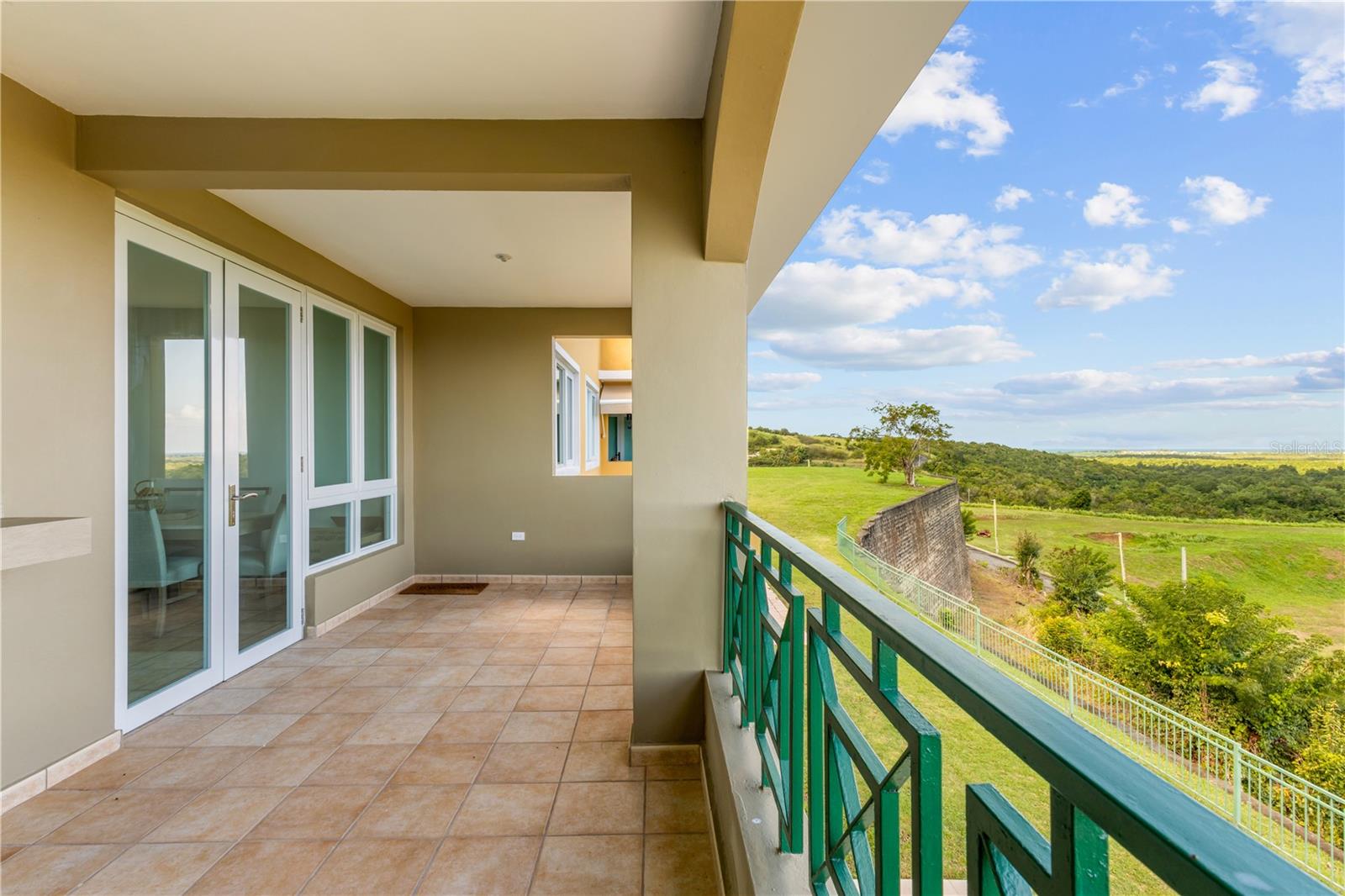 COSTA DORADA - Residential