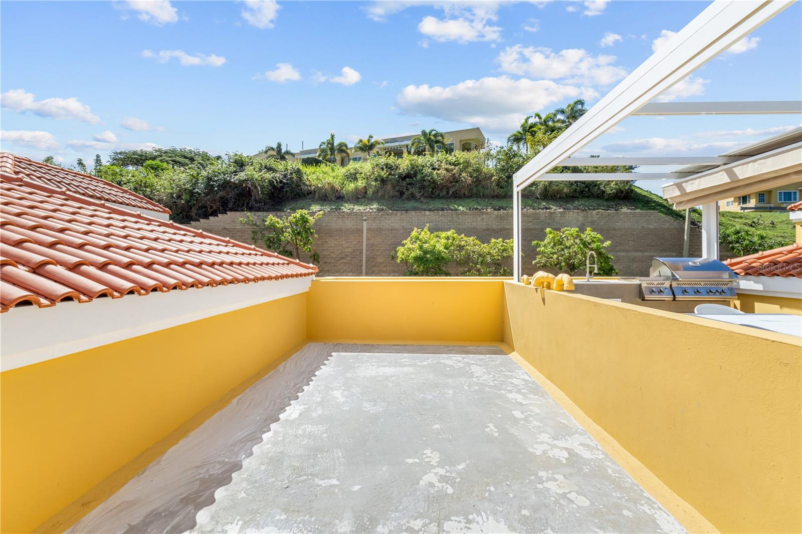 COSTA DORADA - Residential
