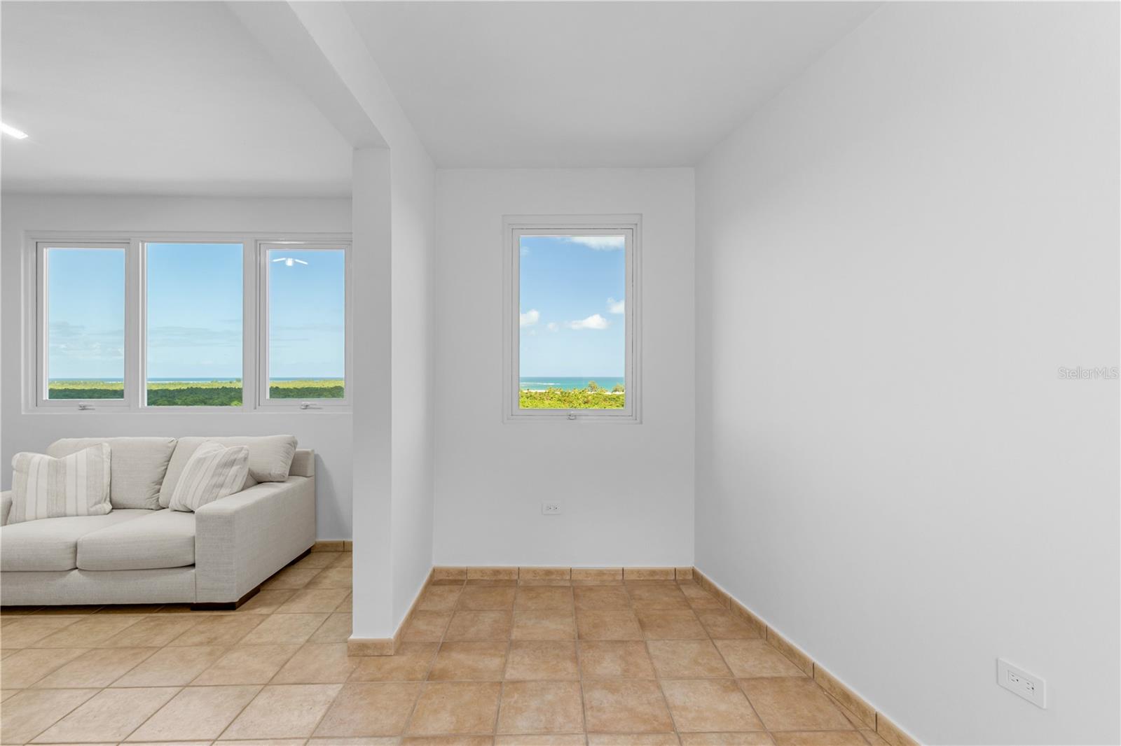 COSTA DORADA - Residential