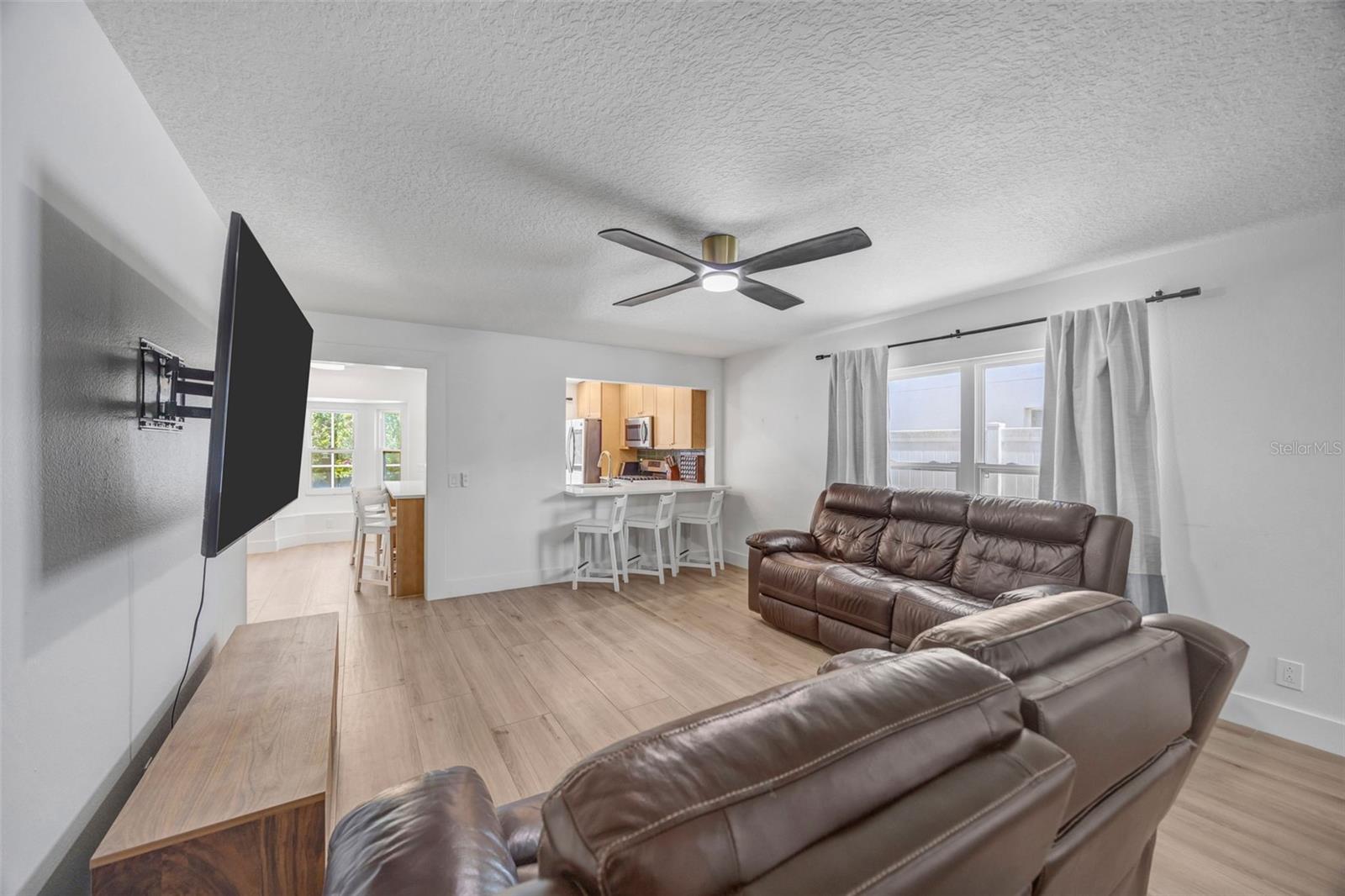THOUSAND OAKS MULTI FAMILY - Residential