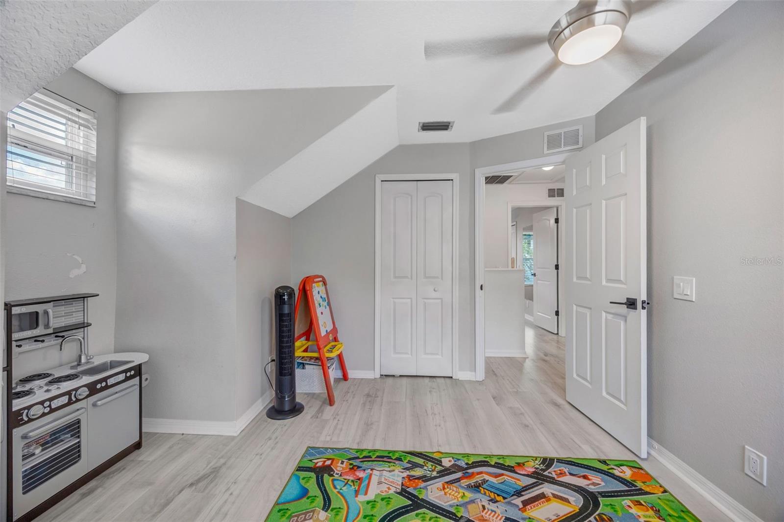 THOUSAND OAKS MULTI FAMILY - Residential