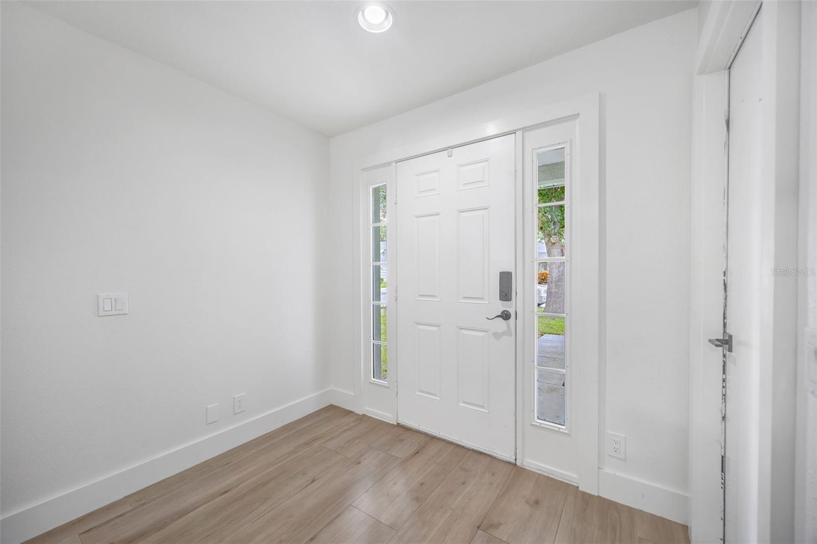 THOUSAND OAKS MULTI FAMILY - Residential
