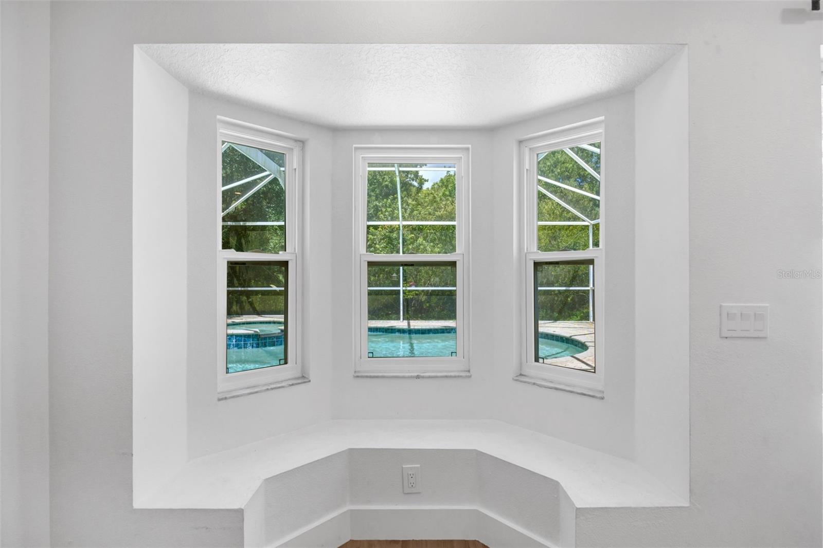 THOUSAND OAKS MULTI FAMILY - Residential