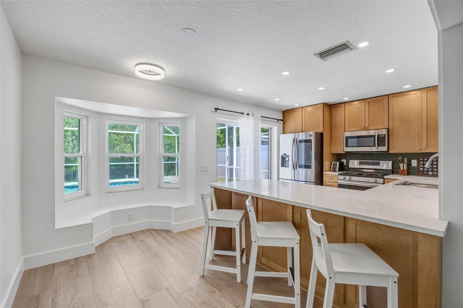 THOUSAND OAKS MULTI FAMILY - Residential