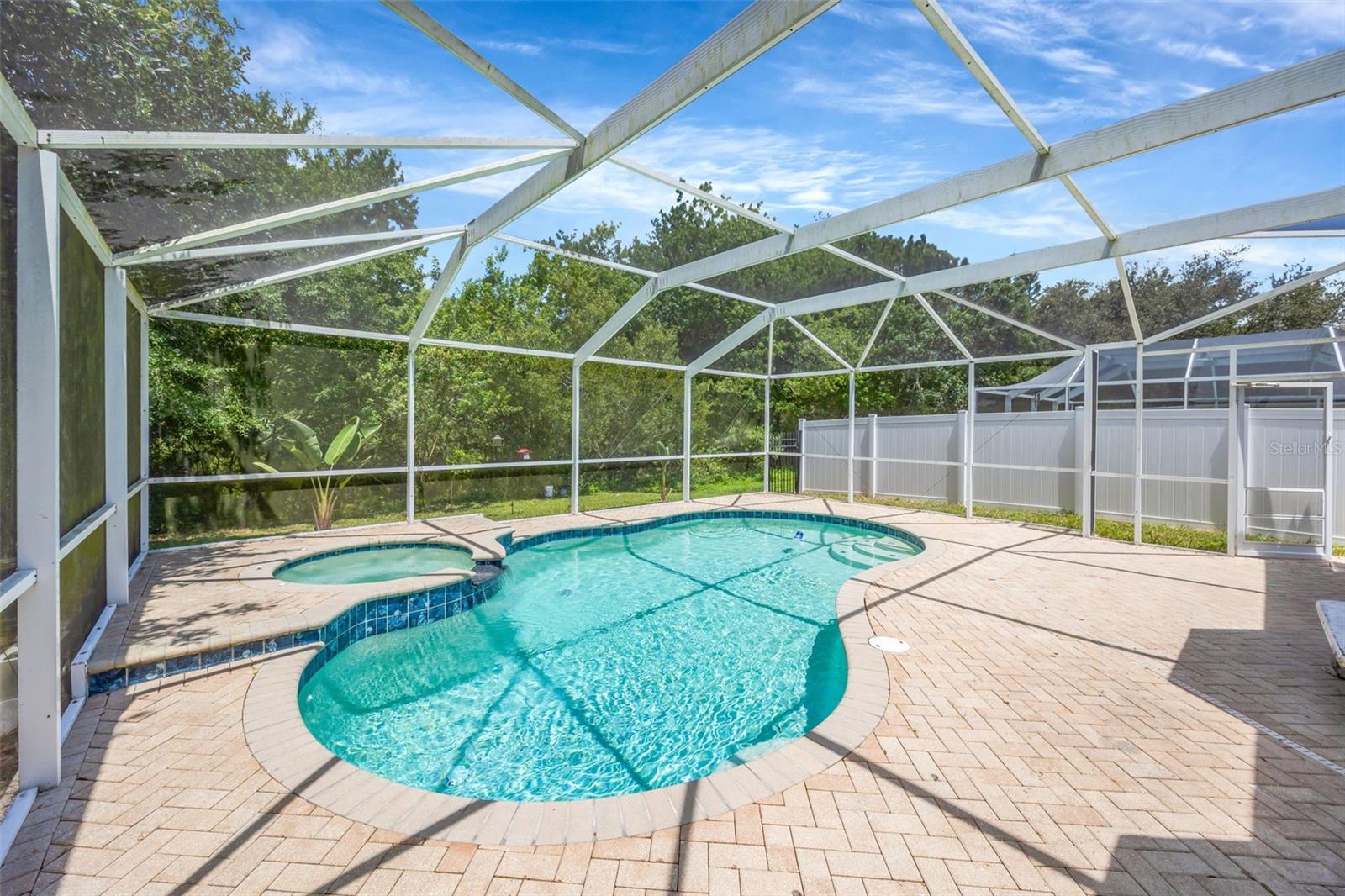 THOUSAND OAKS MULTI FAMILY - Residential