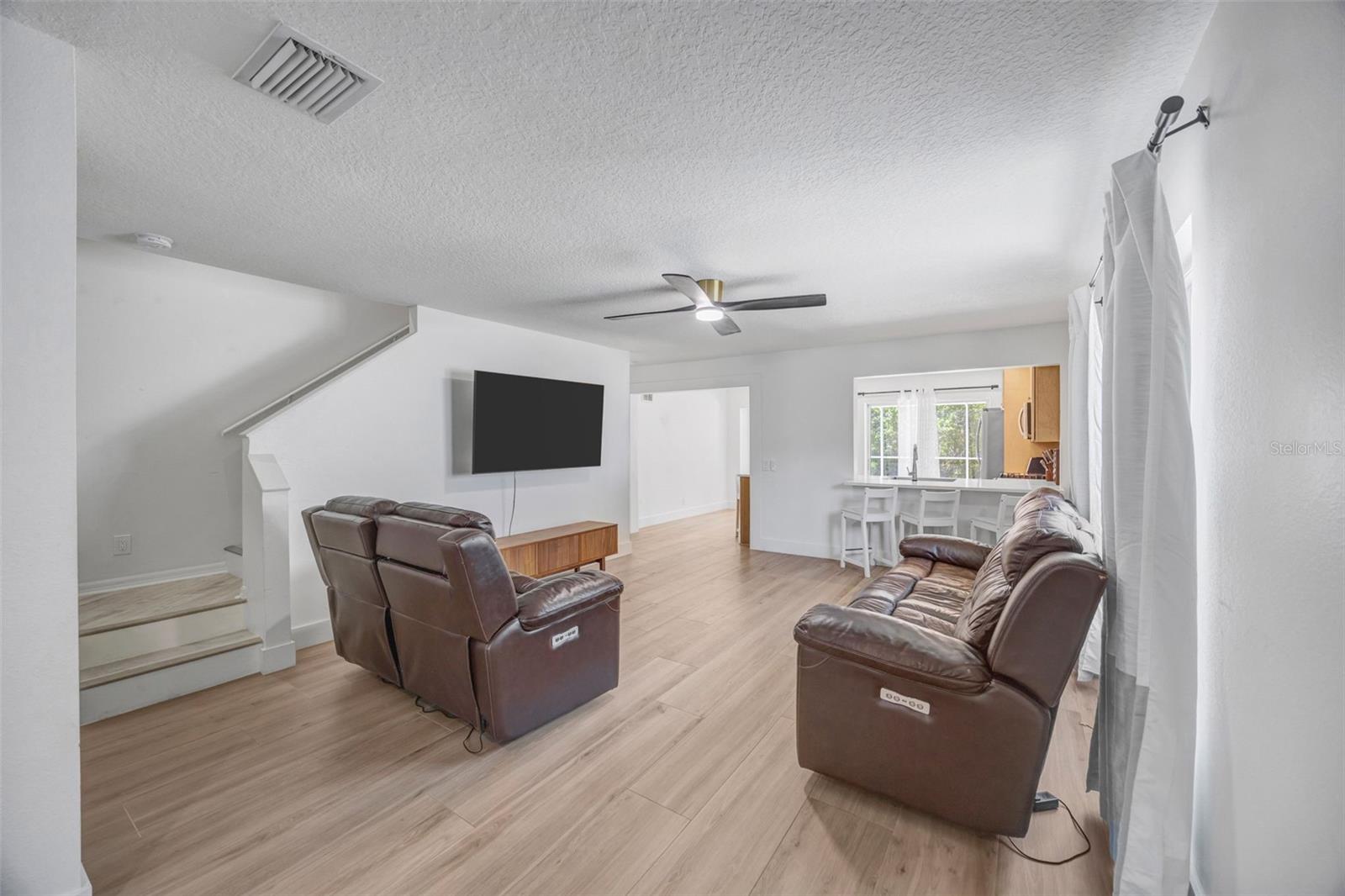 THOUSAND OAKS MULTI FAMILY - Residential