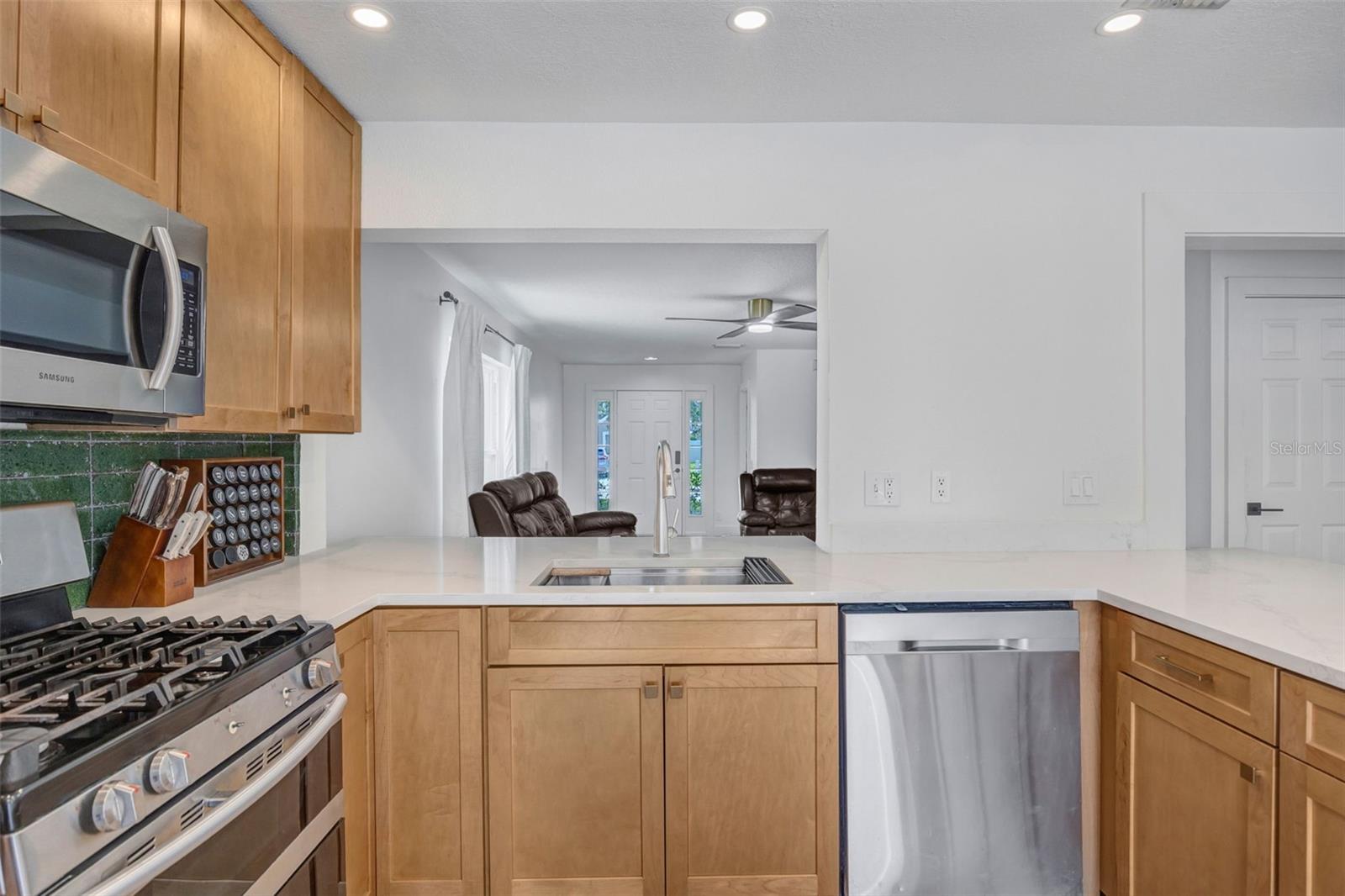 THOUSAND OAKS MULTI FAMILY - Residential