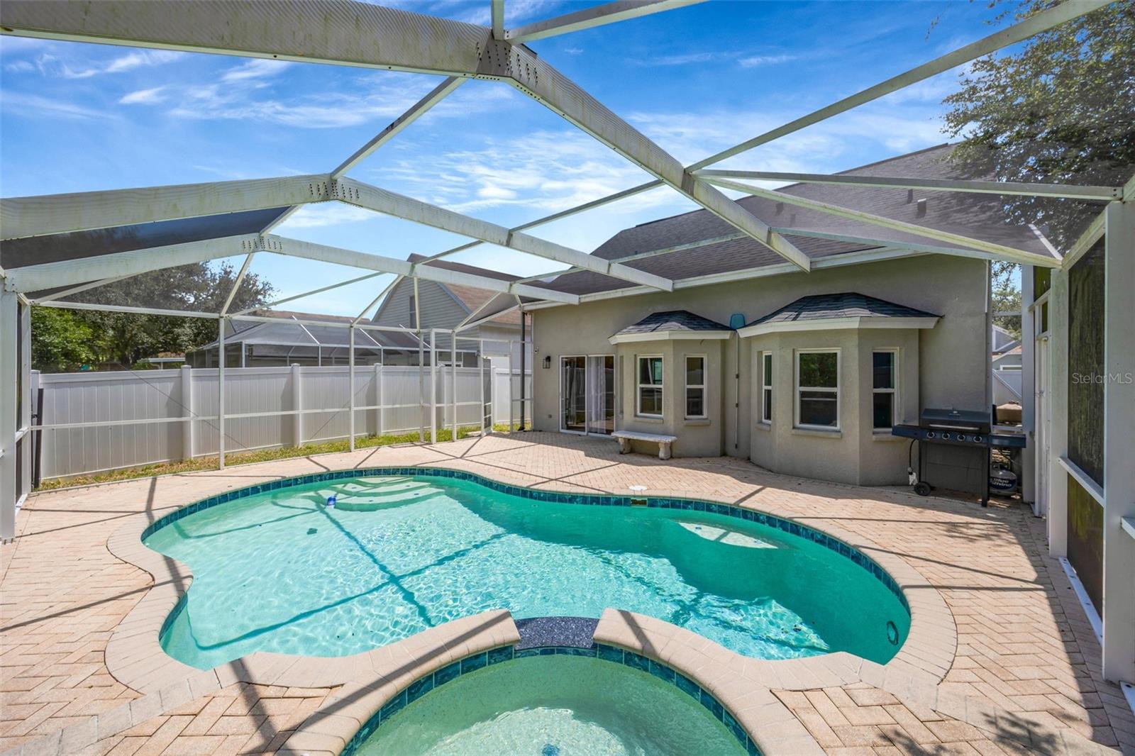 THOUSAND OAKS MULTI FAMILY - Residential