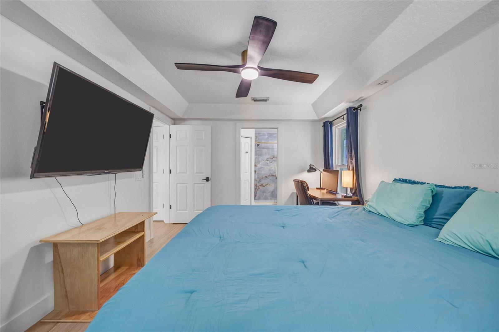 THOUSAND OAKS MULTI FAMILY - Residential