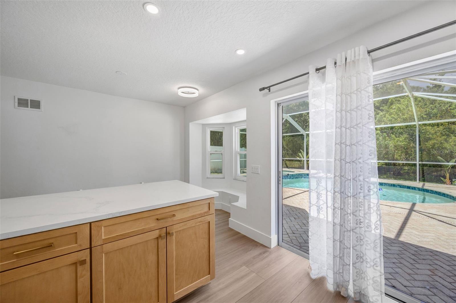 THOUSAND OAKS MULTI FAMILY - Residential
