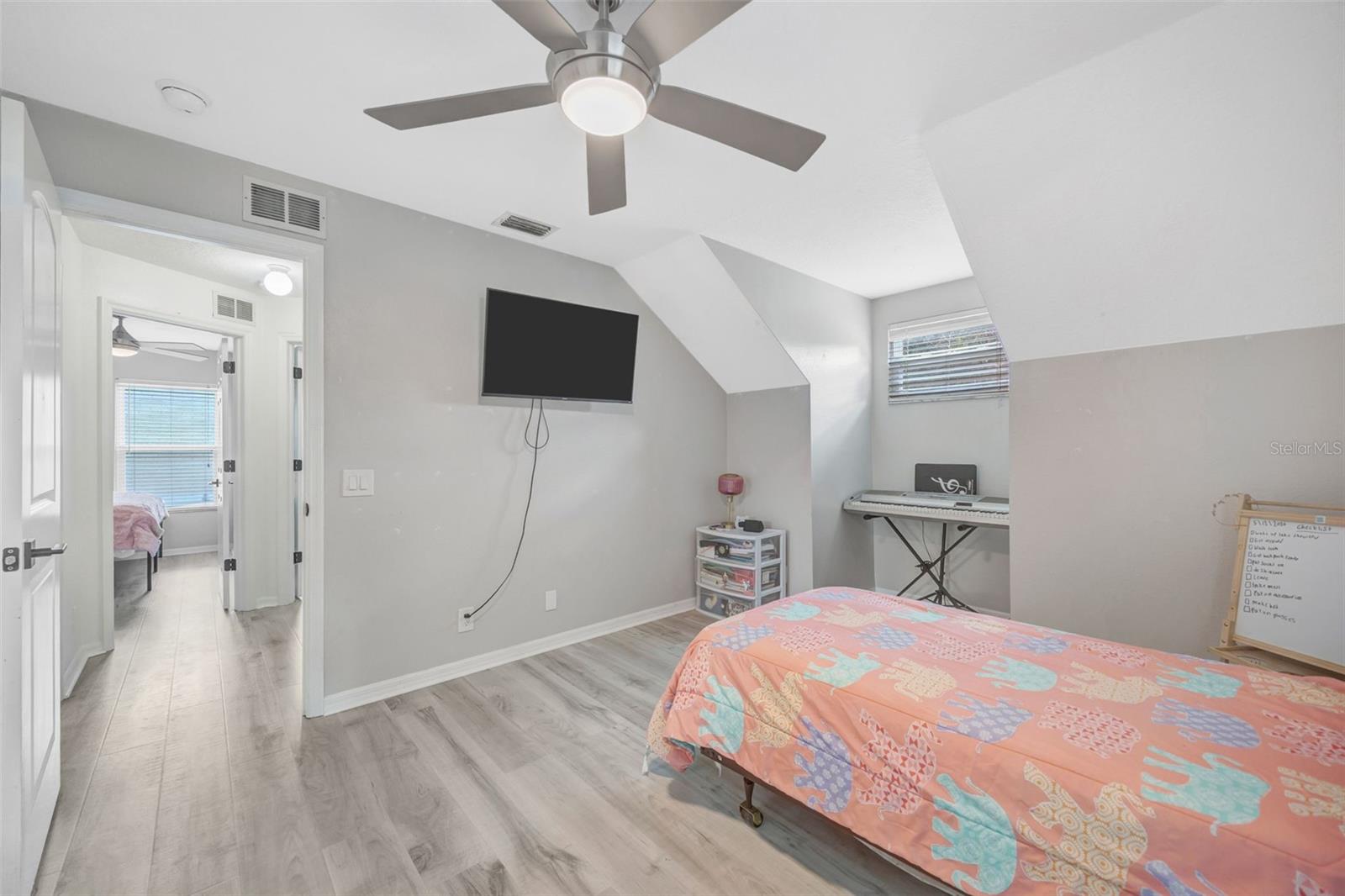 THOUSAND OAKS MULTI FAMILY - Residential