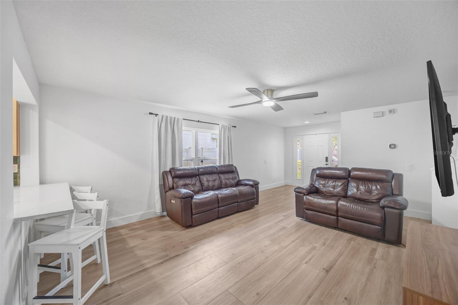 THOUSAND OAKS MULTI FAMILY - Residential