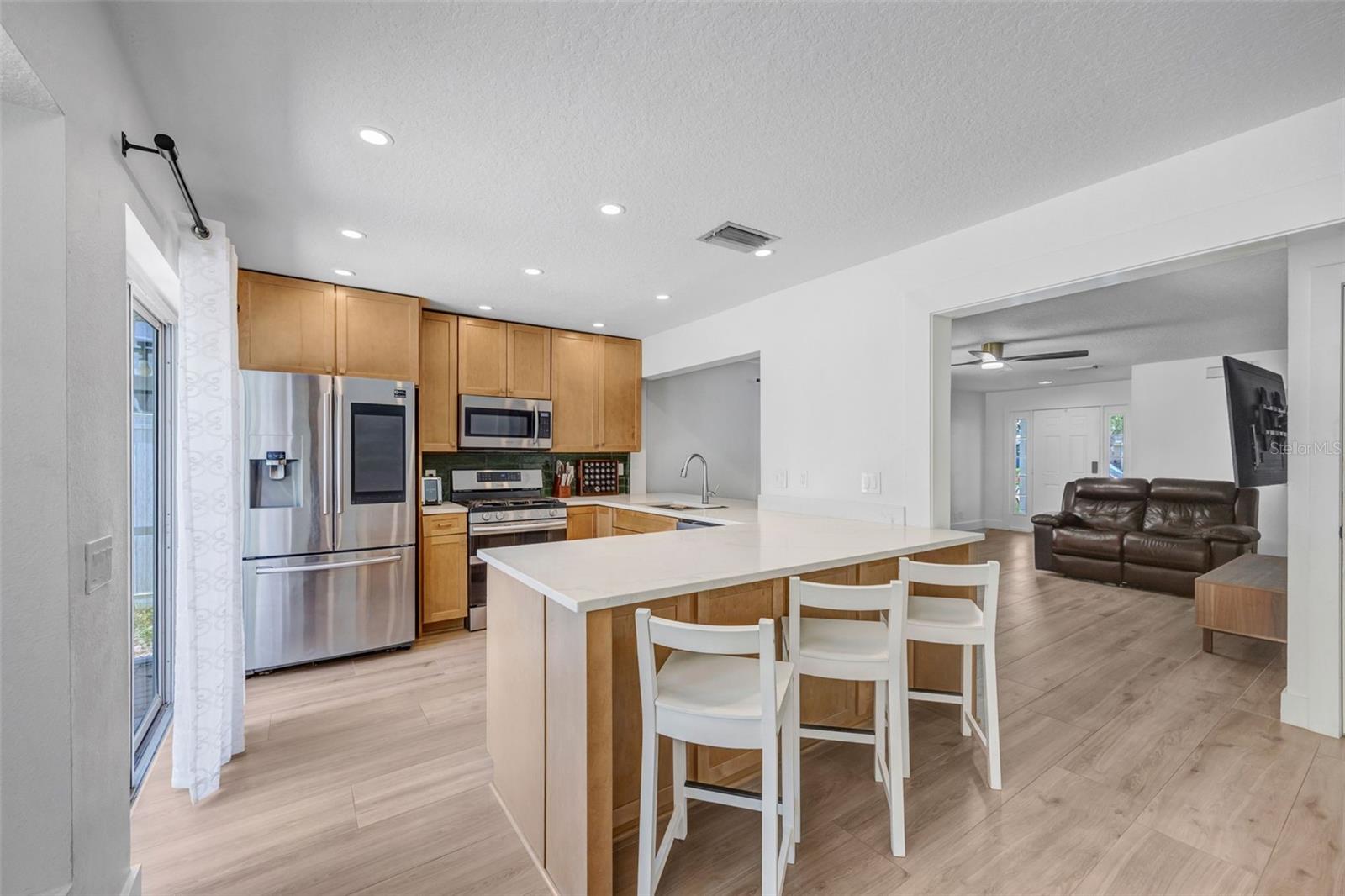 THOUSAND OAKS MULTI FAMILY - Residential