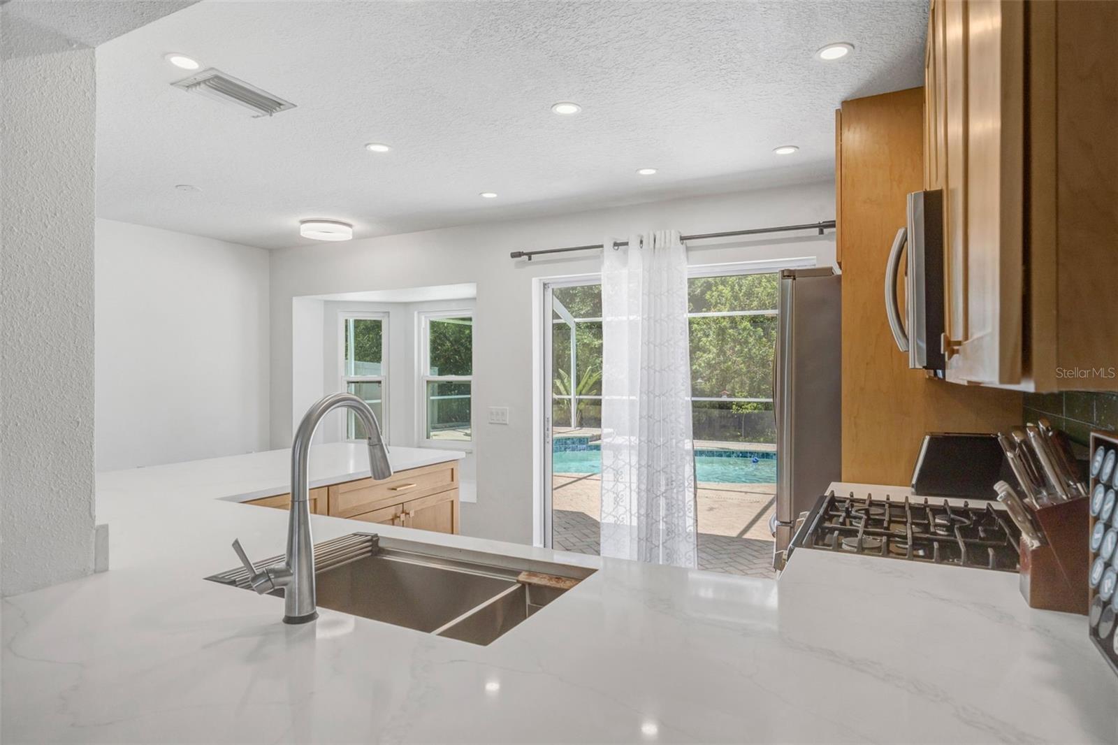 THOUSAND OAKS MULTI FAMILY - Residential