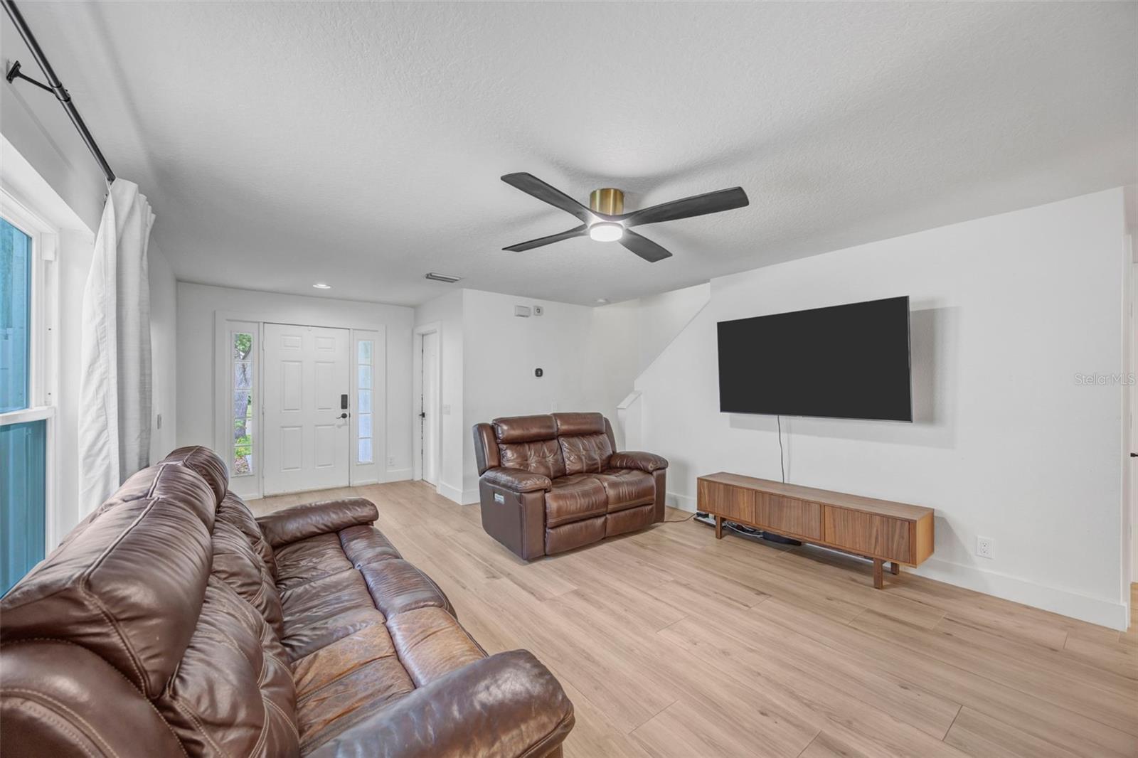 THOUSAND OAKS MULTI FAMILY - Residential