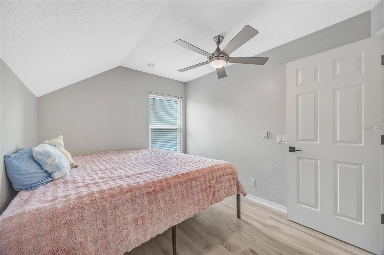 THOUSAND OAKS MULTI FAMILY - Residential