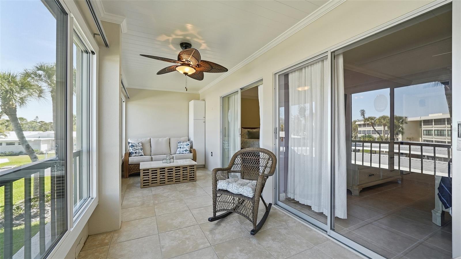 WHISPERING SANDS - Residential