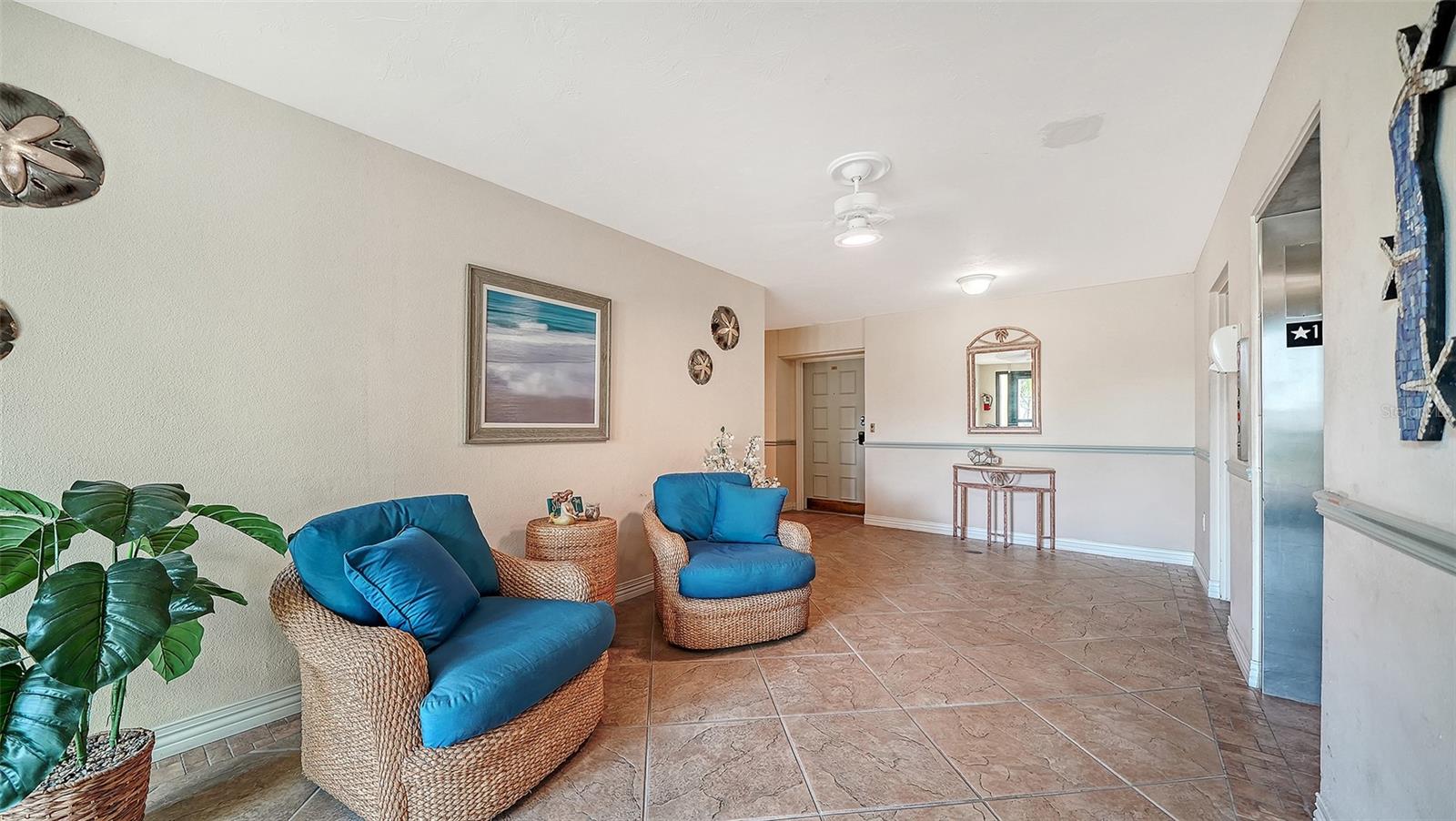 WHISPERING SANDS - Residential