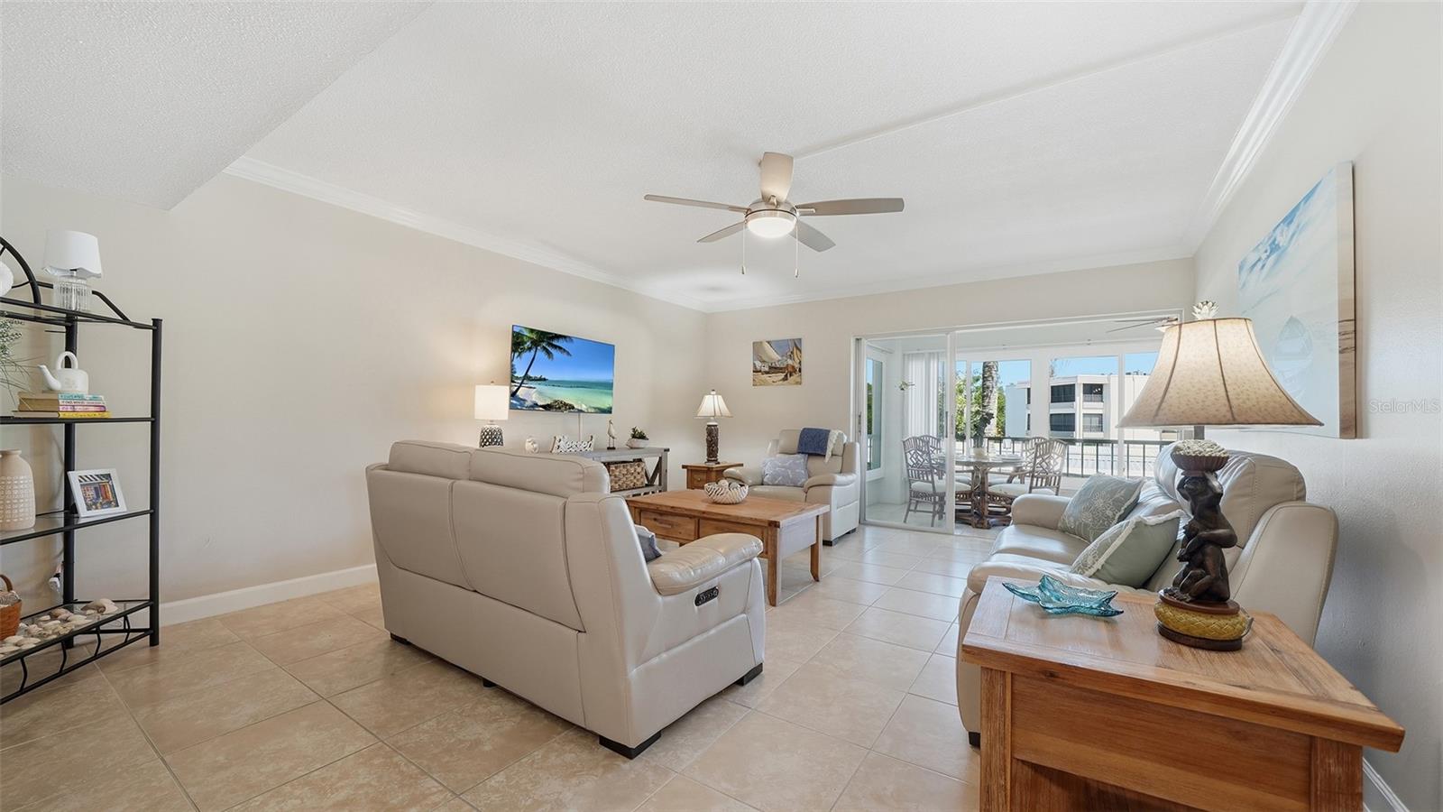 WHISPERING SANDS - Residential