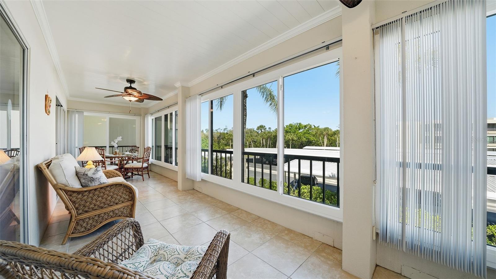 WHISPERING SANDS - Residential