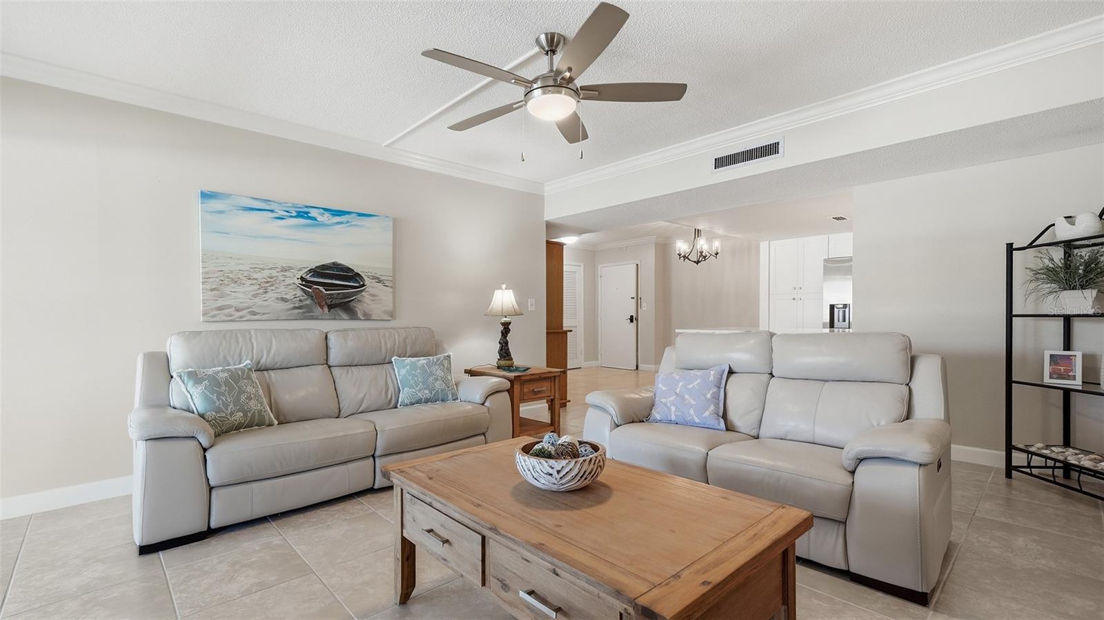 WHISPERING SANDS - Residential