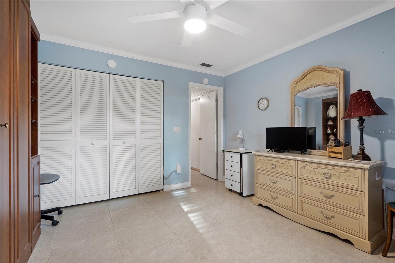 GLEN OAKS MANOR - Residential