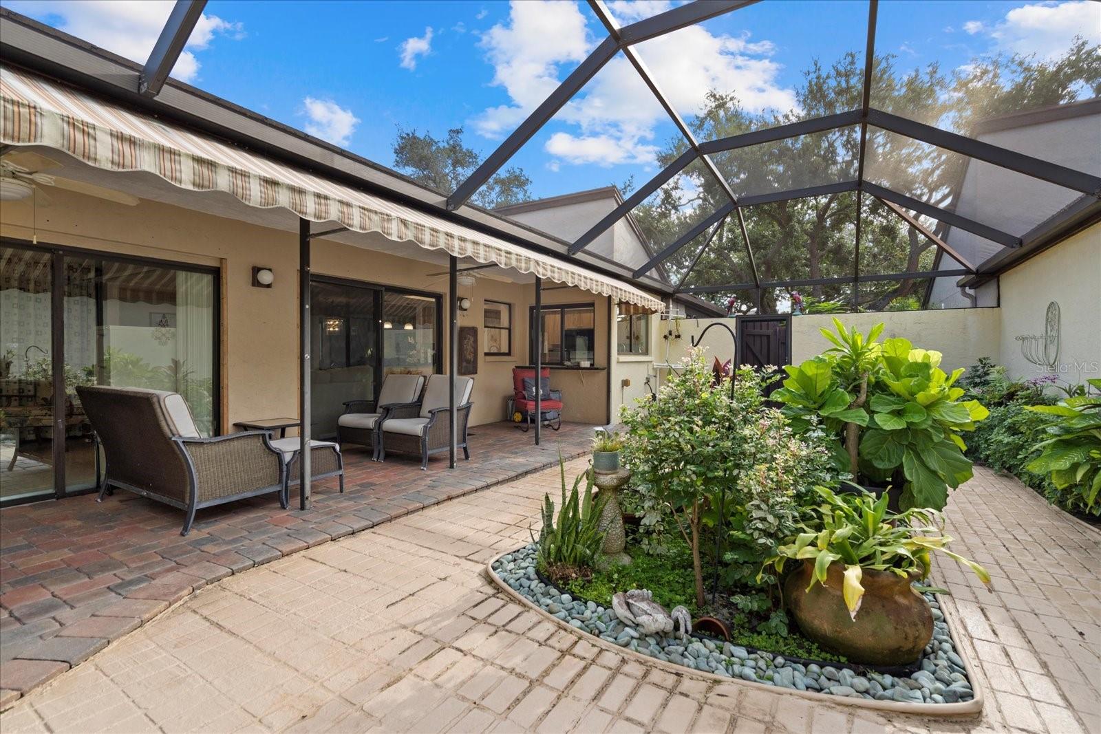 GLEN OAKS MANOR - Residential