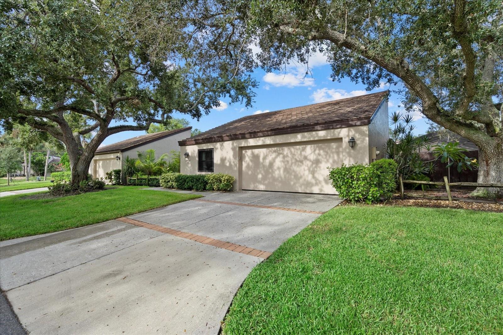GLEN OAKS MANOR - Residential