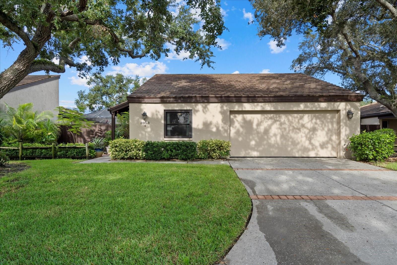 GLEN OAKS MANOR - Residential
