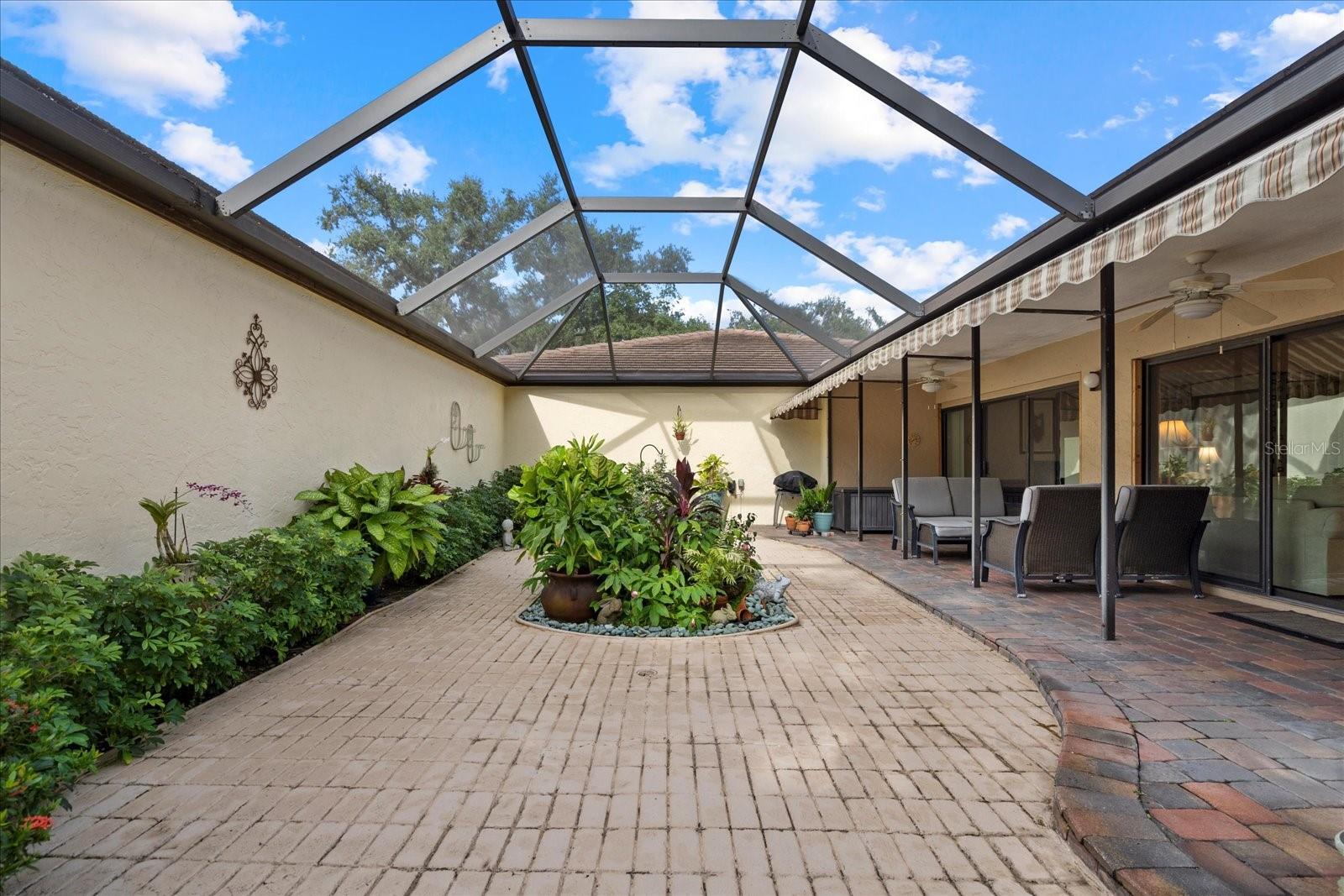 GLEN OAKS MANOR - Residential