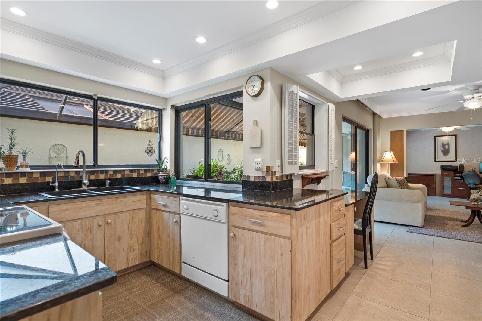 GLEN OAKS MANOR - Residential