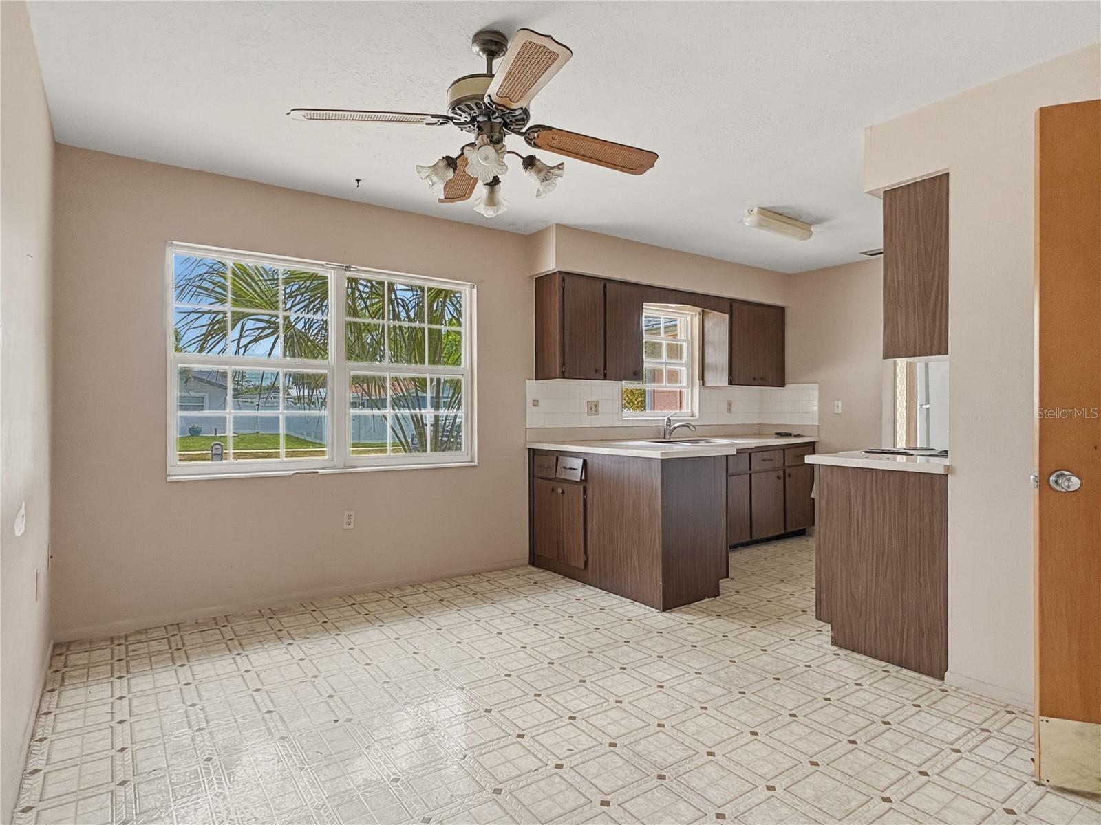 RIDGEWOOD ESTATES 16TH ADD - Residential