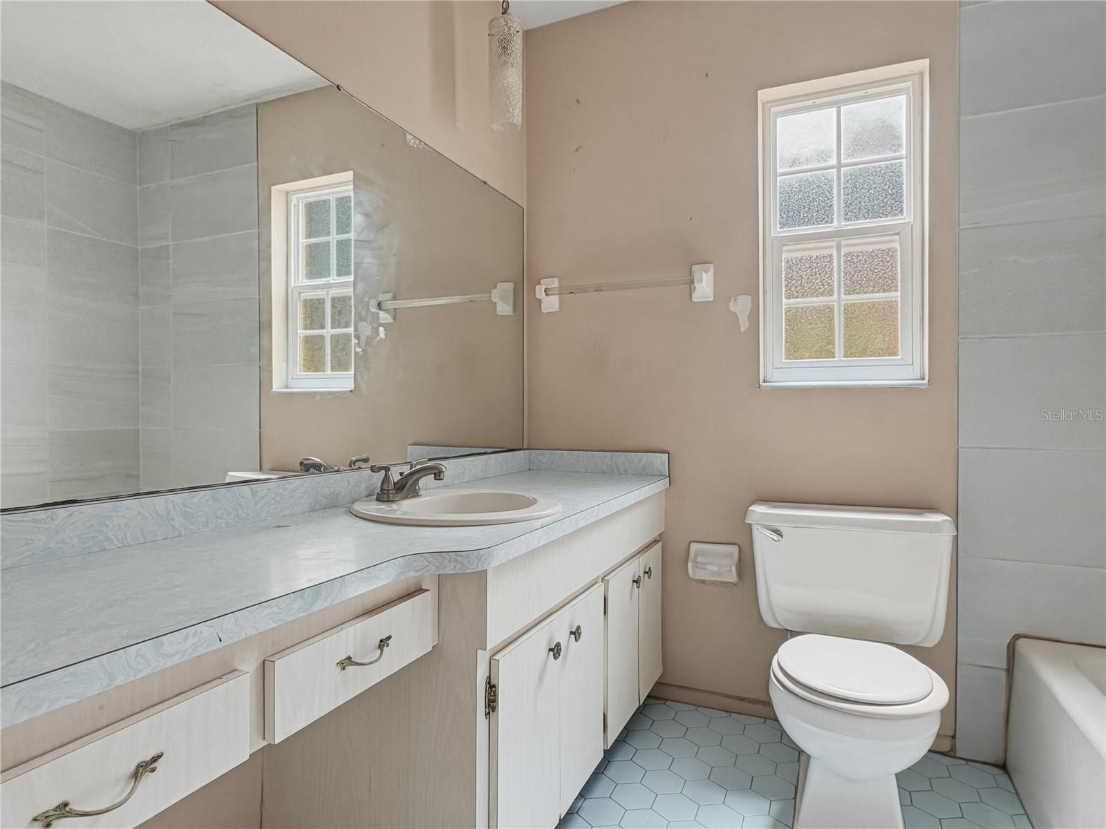 RIDGEWOOD ESTATES 16TH ADD - Residential
