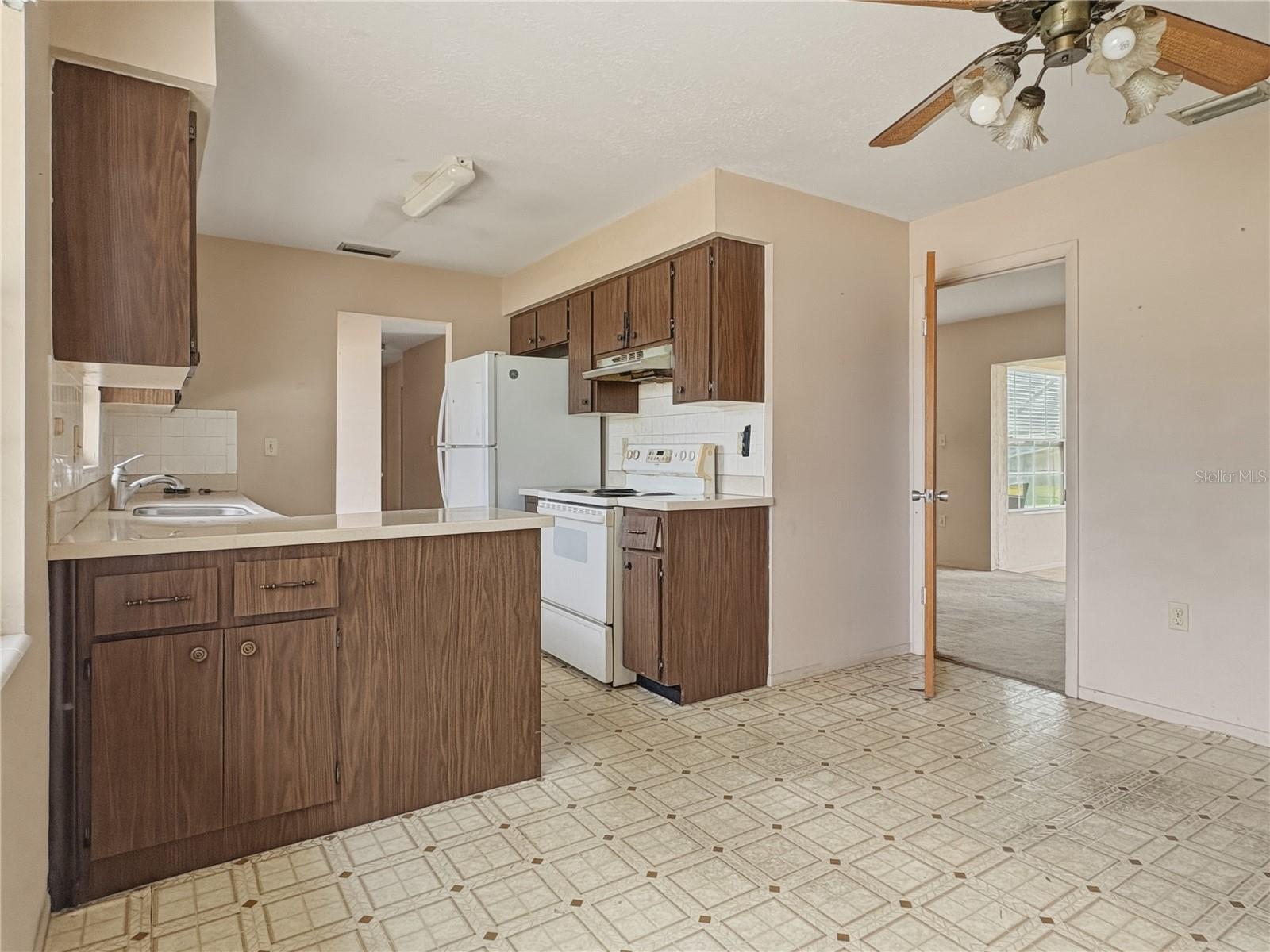 RIDGEWOOD ESTATES 16TH ADD - Residential